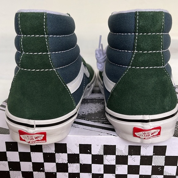 Vans WMNS Skate Sk8-Hi Mountain View
VN0A5FCCBD6
Sneakers - Picture 5 of 16